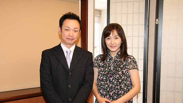 代表と生稲さんの記念写真
